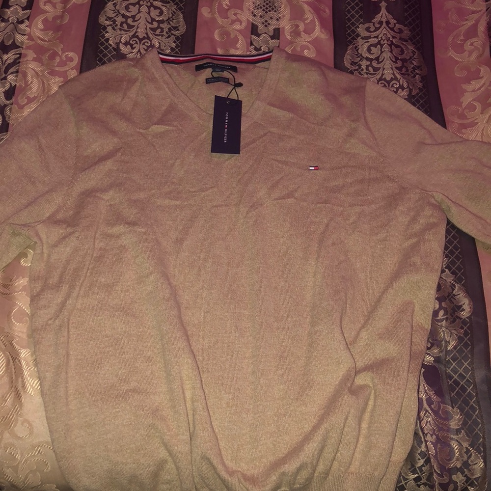 Men size large brand new Tommy Hilfiger